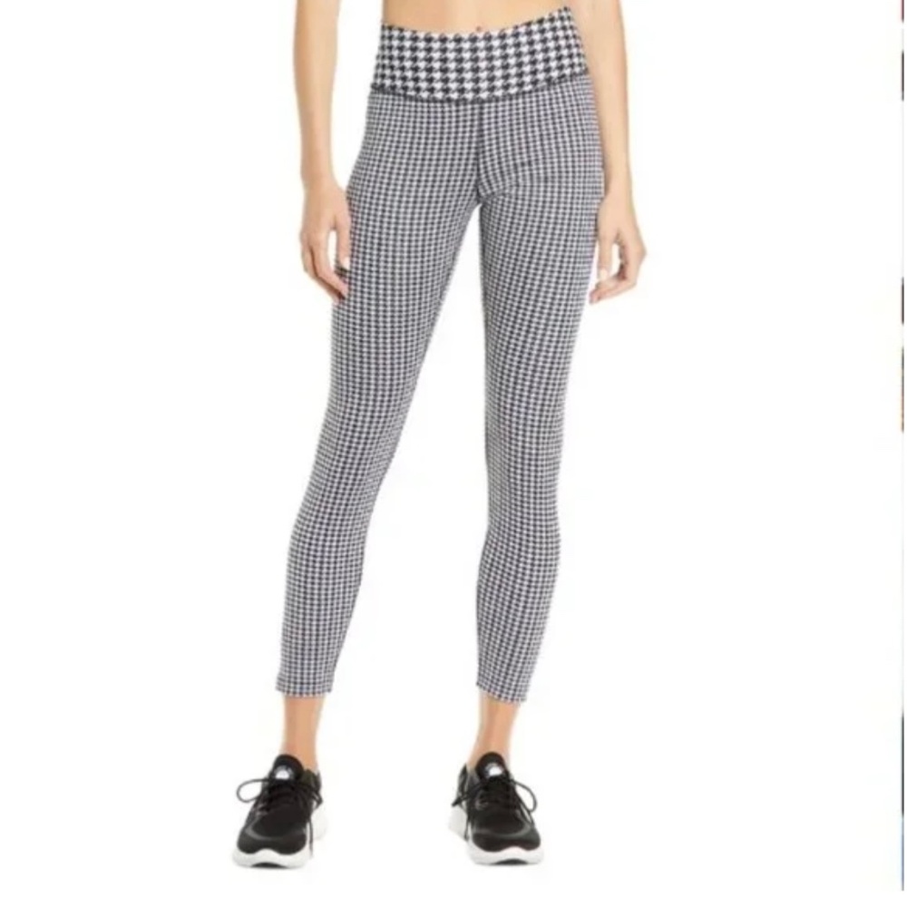 NEW Nike Dry Fit Leggings Size M